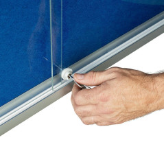 VITRINA INTERIOR HORIZONTAL ROCADA 138x68cm TAPIZADA